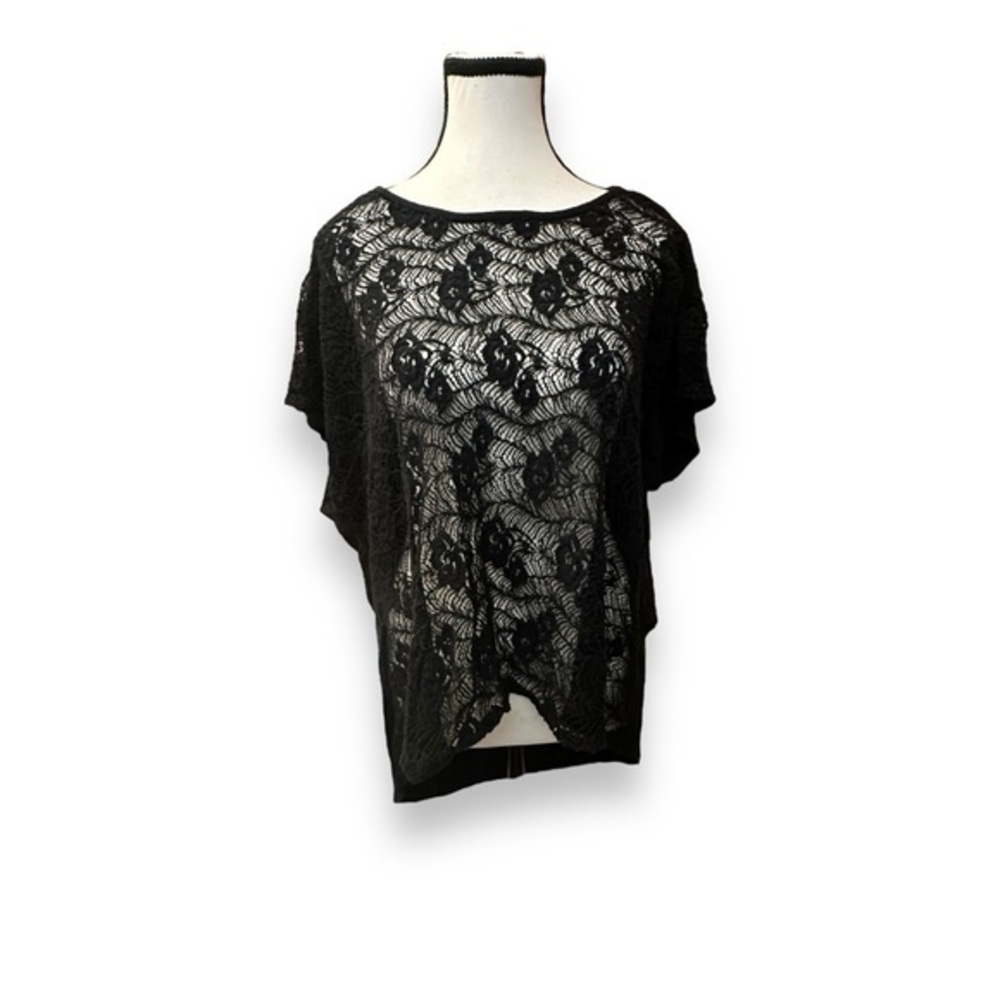 Women’s torrid 1 Black Lace Front Back Cut Out Top - Old Torrid 2012